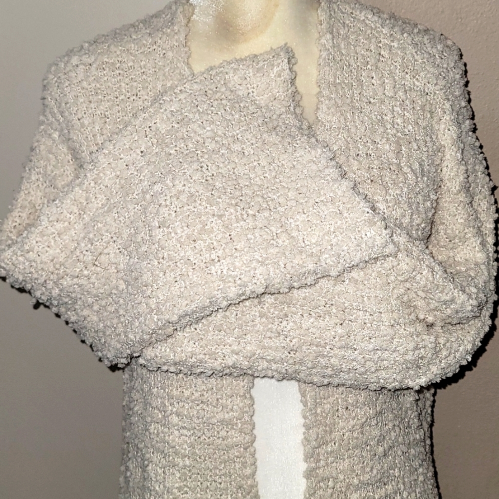 Sueter - Picture 3 of 12